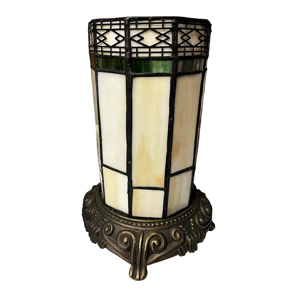 TIFFANY STYLE STAINED GLASS TABLE LAMP. 7.5 Inch Tall. Pre Owned